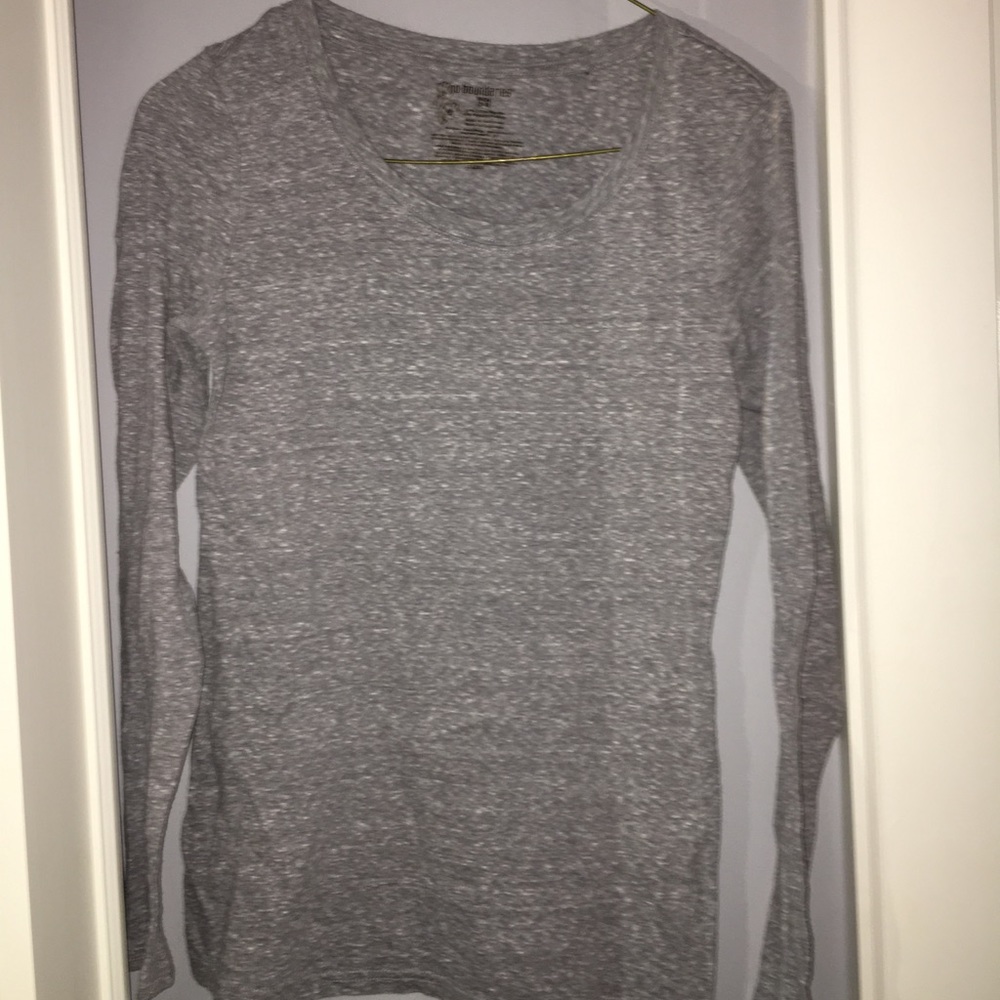 Long sleeve grey shirt